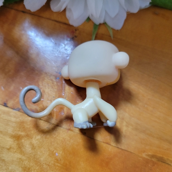 Littlest Pet Shop LPS #834 Monkey Yellow Brown Blue Eyes - Picture 9 of 12